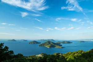 【紫雲出山】初夏を彩るアジサイと瀬戸内の多島美のコラボ♪