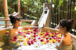 【9/27（土）空室あり】コスモス揺れる秋旅🌸 こんぴら温泉で癒しの休日♨️