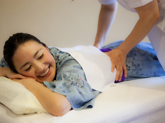 The massage corner is at 4th’s floor. There are two kinds of: for feet or for body.