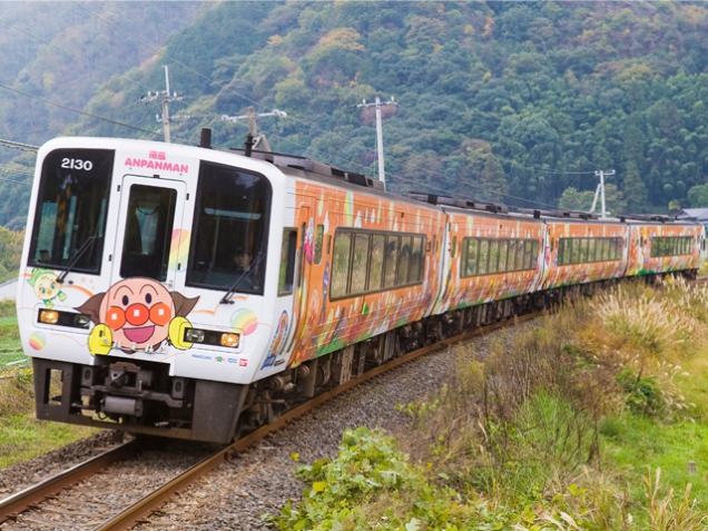 秋の週末は列車旅がお得！！