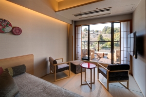 テラスから讃岐富士を望む贅沢時間 ― 初音プレミアム温泉露天風呂付客室 ―