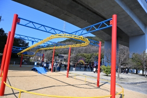 【新スポット誕生】坂出「TAOPA（田尾坂公園）」で話題のキリンさんと記念撮影！スリル満点の新遊具も♪