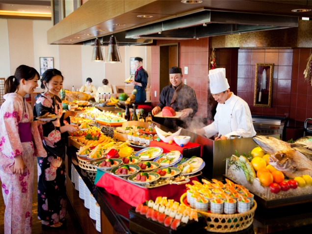 夏休み家族旅行におすすめ♪　和洋中30種類のお料理が食べ放題♪プランのご案内